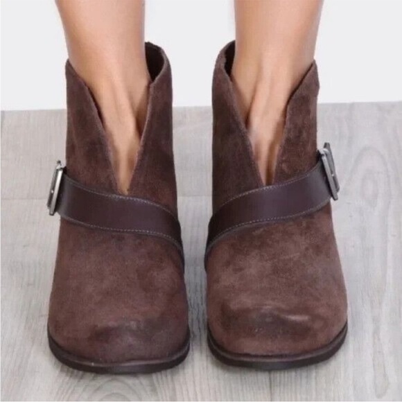 UGG Women's Wright Belted Ankle Booties Brown Suede Nubuck Leather Size 6 - Picture 12 of 12
